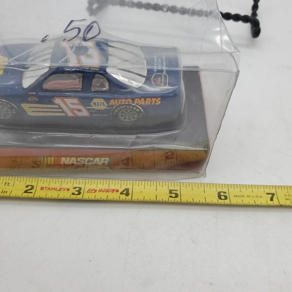 Lionel nascar 2004